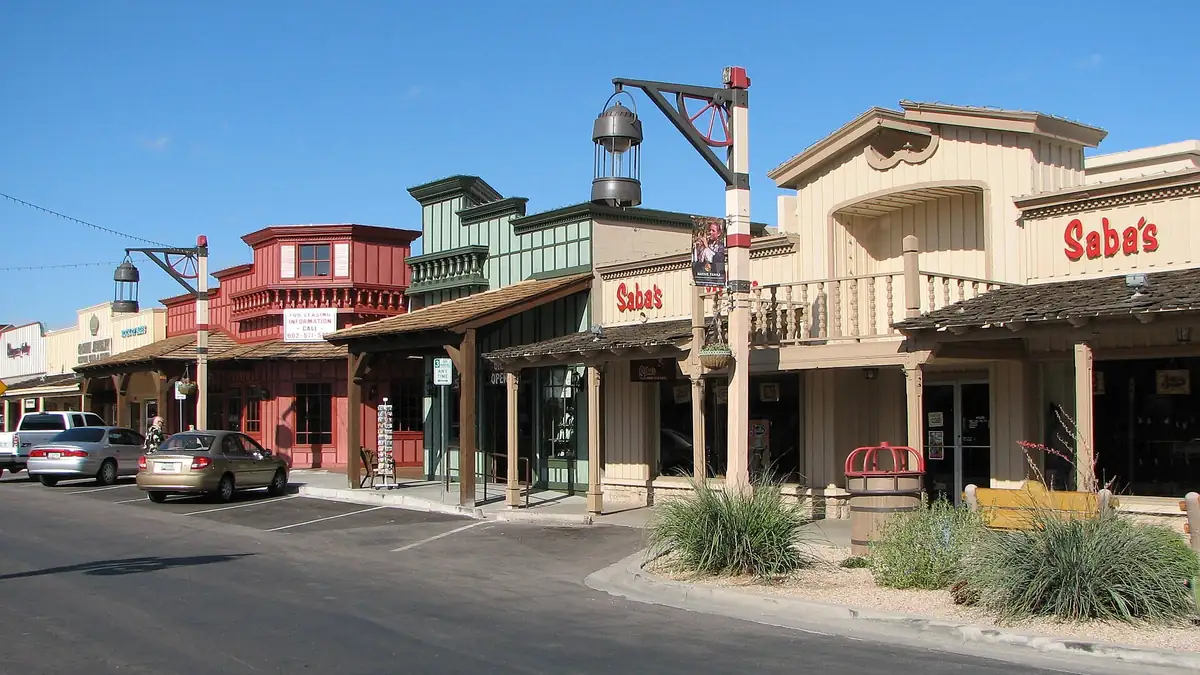 Old Town Scottsdale street in Arizona representing business services firms measuring digital marketing ROI in Scottsdale, United States