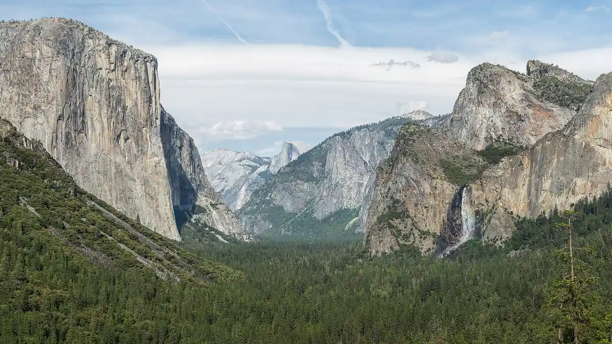 Yosemite Valley from Tunnel View with El Capitan, Half Dome and Bridalveil Fall in California